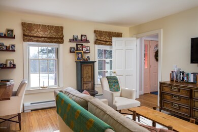 5 TV room-116