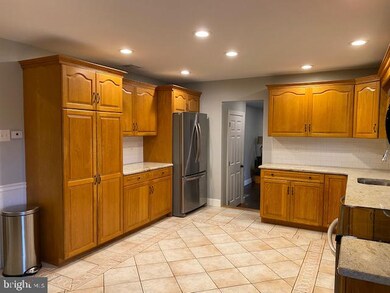 9 S Valley View Rd, Line Lexington, PA 18932 - photo 6