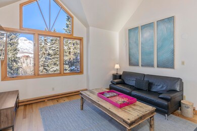 116 Winterleaf Drive Living 3