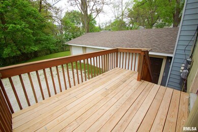 916 Bridge Ave, Davenport, IA 52803 - photo 6