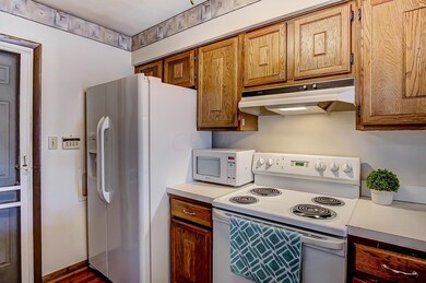 832 Westbury Ln N unit 21B, Columbus, OH 43228 - photo 4