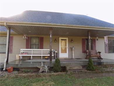 1175 S Wolfcreek Rd, Columbus, IN 47201 - photo 3