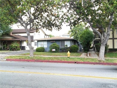 Huge flat lot ~ Lots of potential !