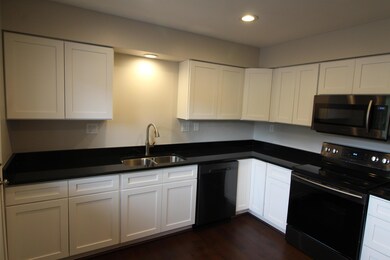 6301 Skywae Dr, Columbus, OH 43229 - photo 4