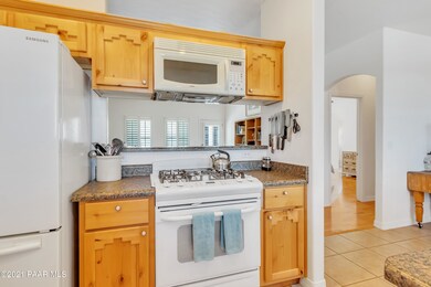 Kitchen (2)