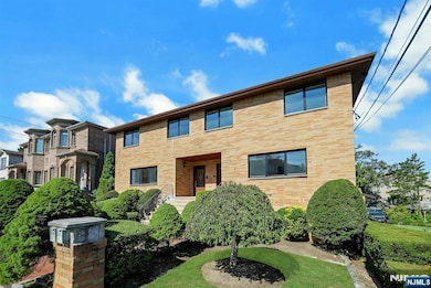 2413 Hammett Ave unit B, Fort Lee, NJ 07024 - photo 4