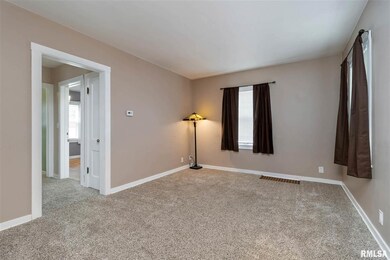 1915 4th St, Moline, IL 61265 - photo 2