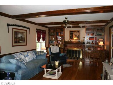 Den/Family/Great Room - Warm and Cozy. Great Famil