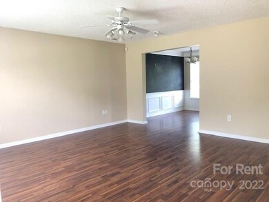 3718 Chepstow Ct, Charlotte, NC 28262 - photo 5