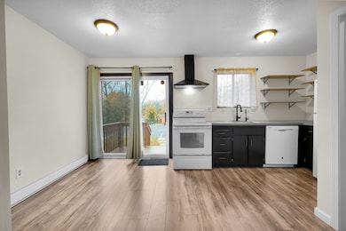 220 Blakeslee St unit 220, Bristol, CT 06010 - photo 5