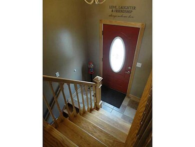 Entry/Foyer.