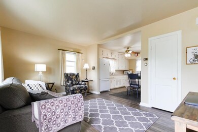 1021 Byron Ave, Waterloo, IA 50702 - photo 2