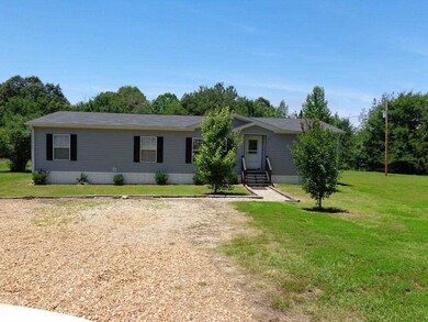Private drive with easement on right hand side, go