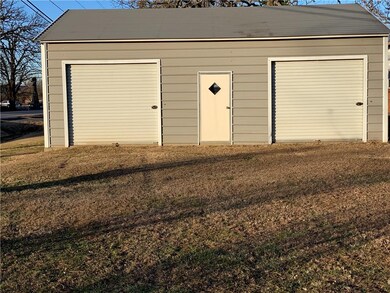 112 Doolin Dr, Elkins, AR 72727 - photo 2