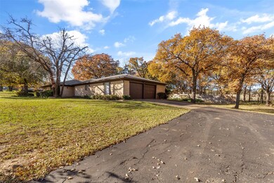 304 Trailwood Dr, Joshua, TX 76058 - photo 3