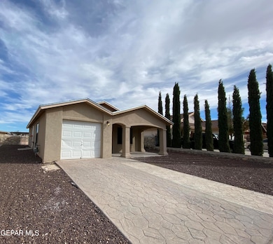 712 Teichelkamp Dr, El Paso, TX 79928 - photo 2