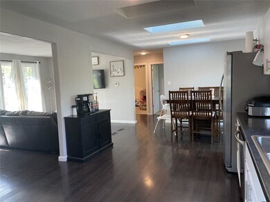 Open living space, perfect for entertaining