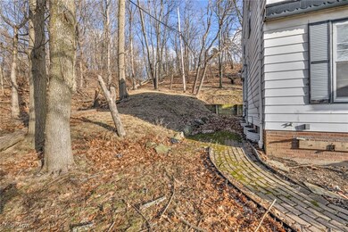 24700 Hawthorne Dr, Euclid, OH 44117 - photo 5