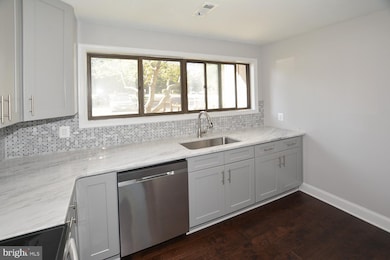 15281 Forest Grove Dr, Woodbridge, VA 22191 - photo 7