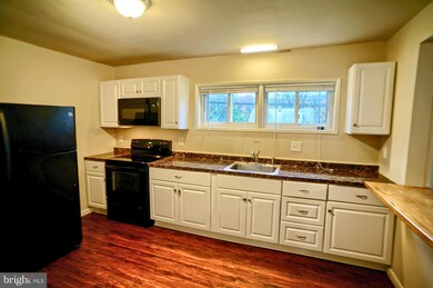1054 Butter Ln, Reading, PA 19606 - photo 6