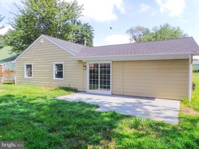 10 Peppermint Ln, Willingboro, NJ 08046 - photo 4