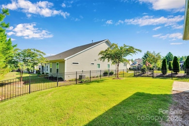 8206 Festival Way, Charlotte, NC 28215 - photo 7