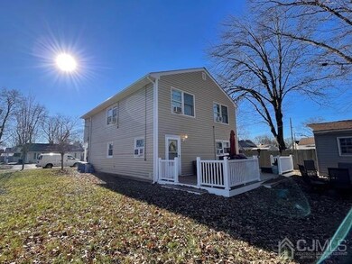 6 Whitney Dr, Middlesex, NJ 08846 - photo 2