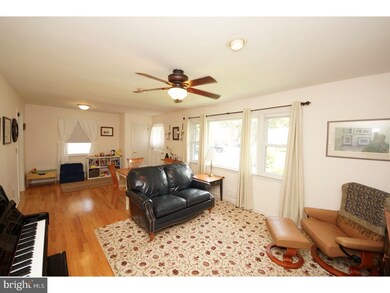 113 Springcrest Dr, Hightstown, NJ 08520 - photo 6