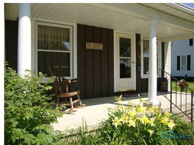 402 Vine St, Archbold, OH 43502 - photo 2