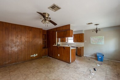 826 Helms Rd, Houston, TX 77088 - photo 4