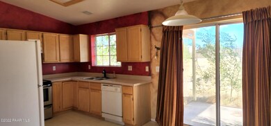 750 W Iris Rd, Paulden, AZ 86334 - photo 5