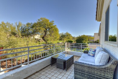 022_Balcony
