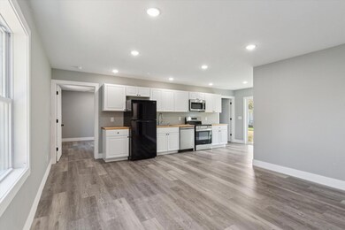 11-706-Colfax-St-Cadillac-MI-49601-Windo