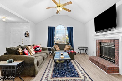 231118_90_Westcliff_Cir_WR_0228-1-1