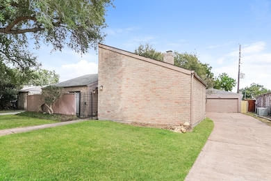 7311 Las Brisas Dr, Houston, TX 77083 - photo 2