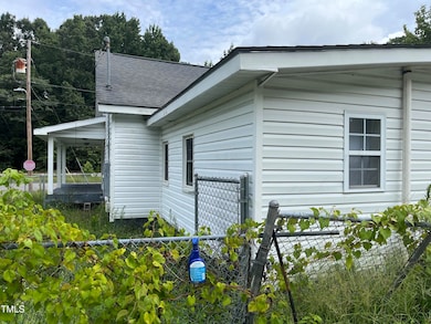 401 E Railroad St, Robersonville, NC 27871 - photo 3