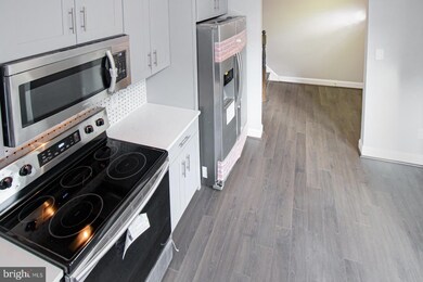 9437 Cherwek Dr, Lorton, VA 22079 - photo 4