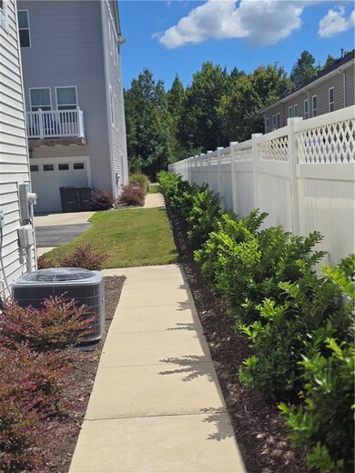 1005 Opal St unit 105, Suffolk, VA 23435 - photo 4