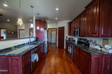 3193 Crested Dr N, Mandan, ND 58554 - photo 6