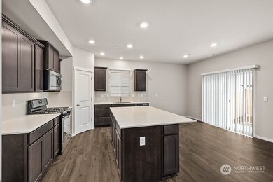 11013 Emmons Ct E unit 918, Puyallup, WA 98374 - photo 7