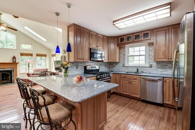 11225 Freas Dr, North Potomac, MD 20878 - photo 7