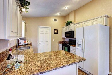 Kitchen 1.jpg