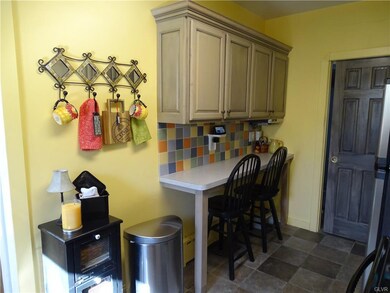 4205 Roosevelt St, Whitehall, PA 18052 - photo 6