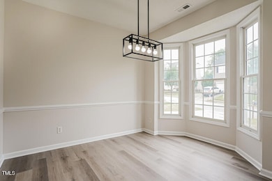 004-photo-dining-room-14616731