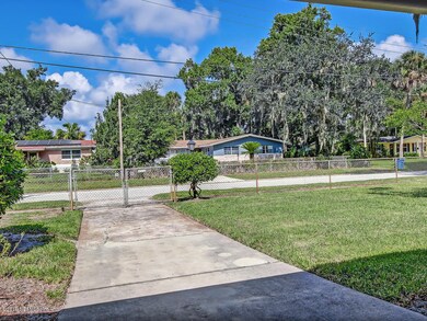 2483 Spokane Ave Jacksonville-005-027-Fr