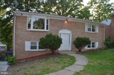 1307 Shady Glen Dr, District Heights, MD 20747 - photo 2