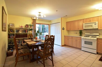 (7) Kitchen