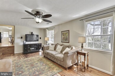 6836 Stoneybrooke Ln, Alexandria, VA 22306 - photo 3