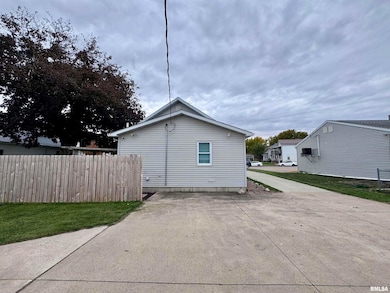 14 E Gillet St, Preston, IA 52069 - photo 5