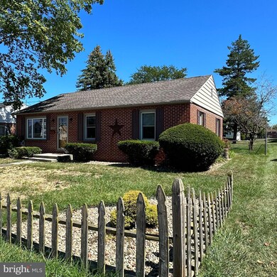 661 Guilford Ave, Chambersburg, PA 17201 - photo 3